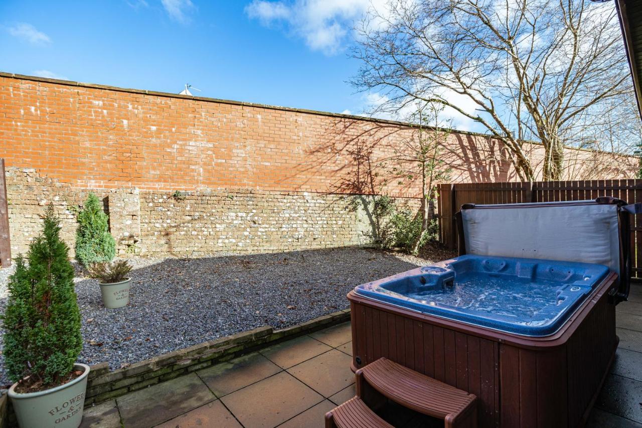 Bluebell Lodge 24 With Hot Tub Newton Stewart Extérieur photo