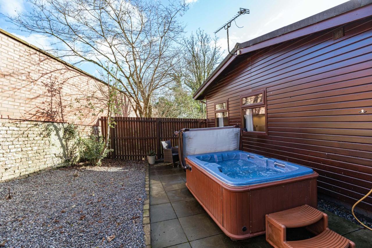 Bluebell Lodge 24 With Hot Tub Newton Stewart Extérieur photo